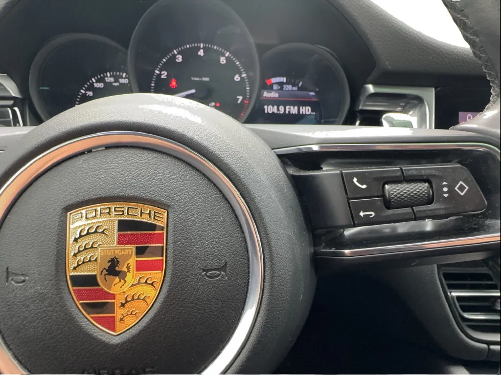 Porsche Macan photo 43