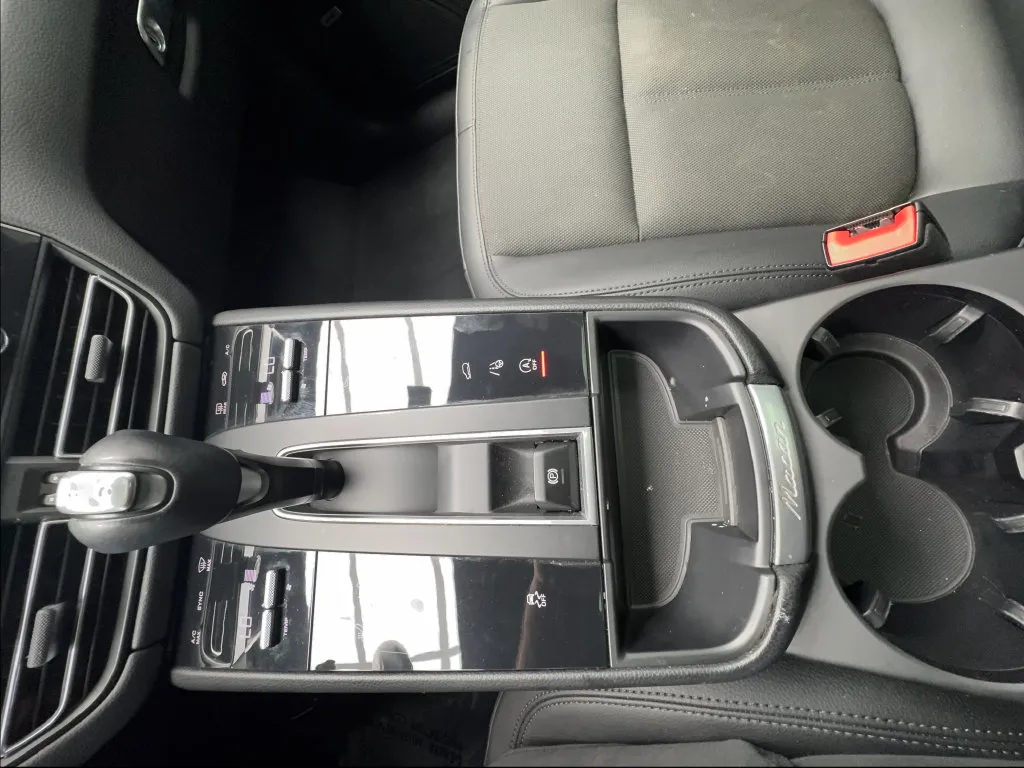 Porsche Macan photo 48