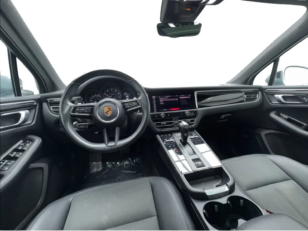 Porsche Macan photo 37