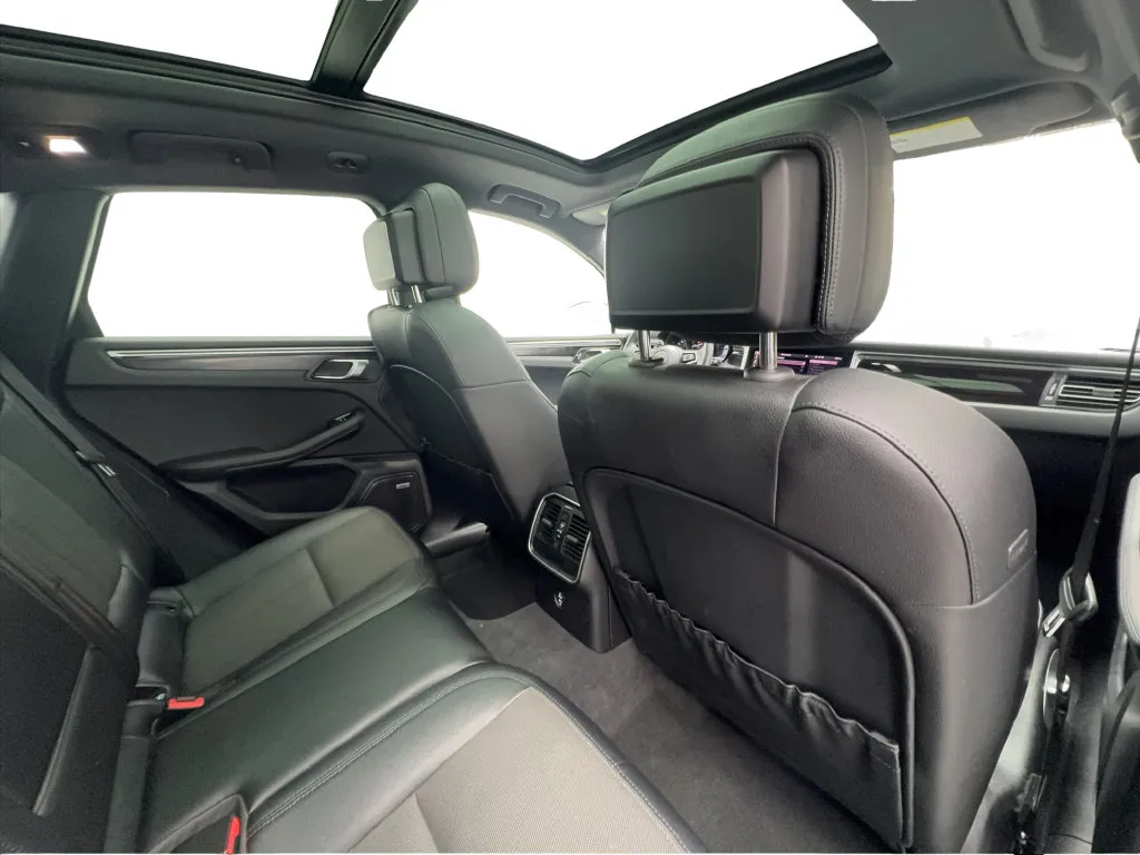 Porsche Macan photo 30