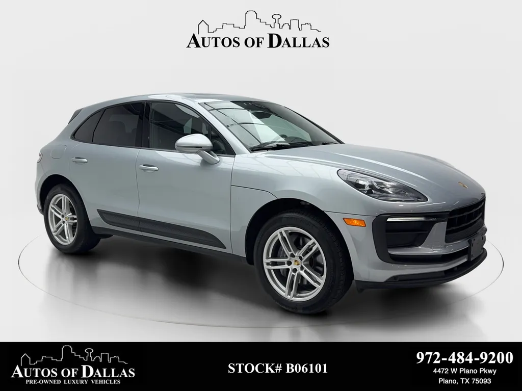 2022 Porsche Macan -'s photo