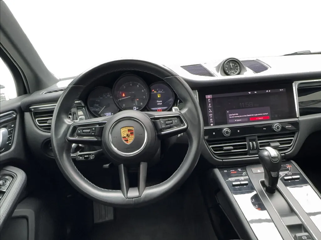 Porsche Macan photo 39