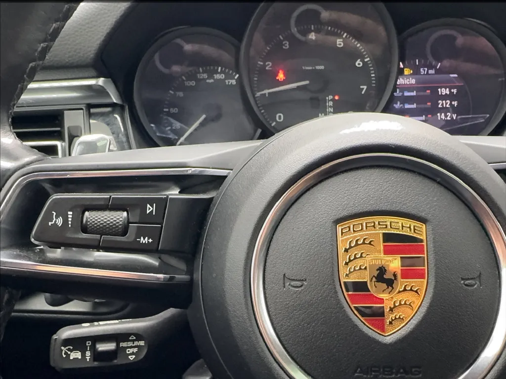 Porsche Macan photo 44