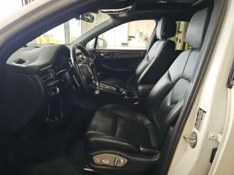 More photos of 2023 Porsche Macan at Autos of Dallas - Plano, TX