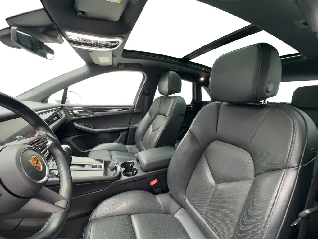 Porsche Macan photo 21