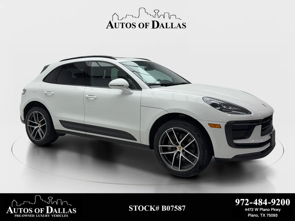 2023 Porsche Macan -'s photo