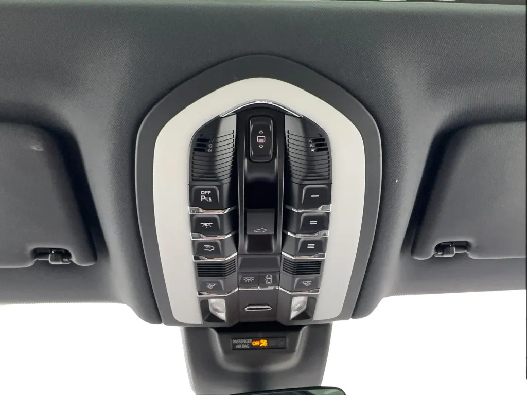 Porsche Macan photo 46