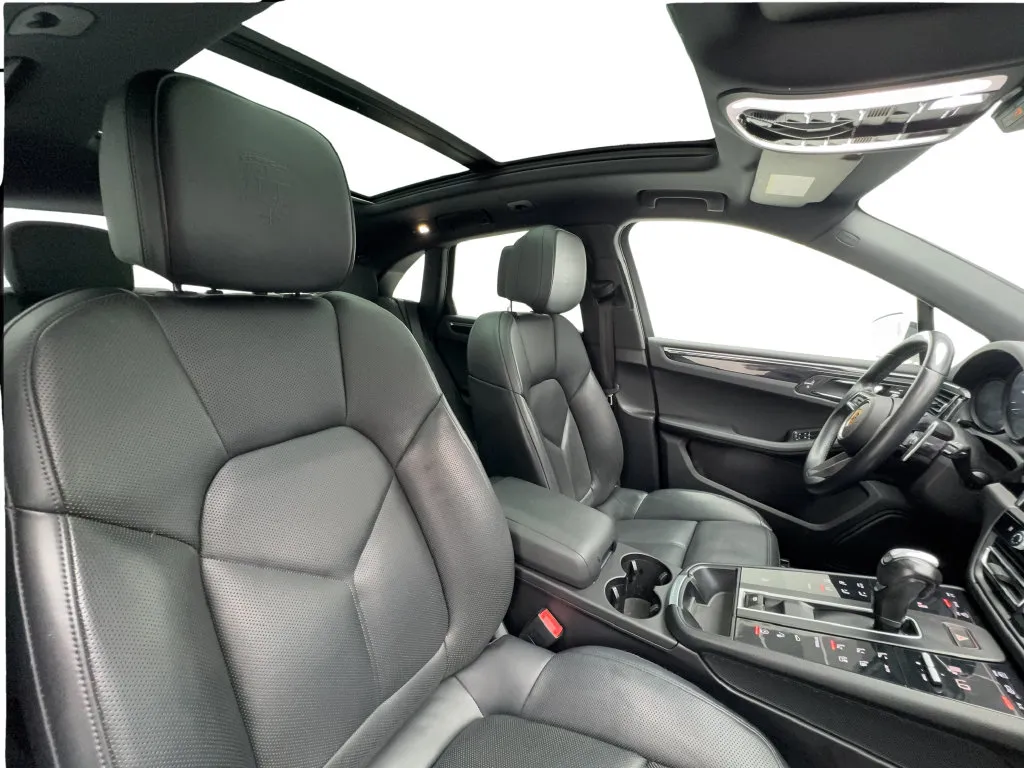 Porsche Macan photo 33