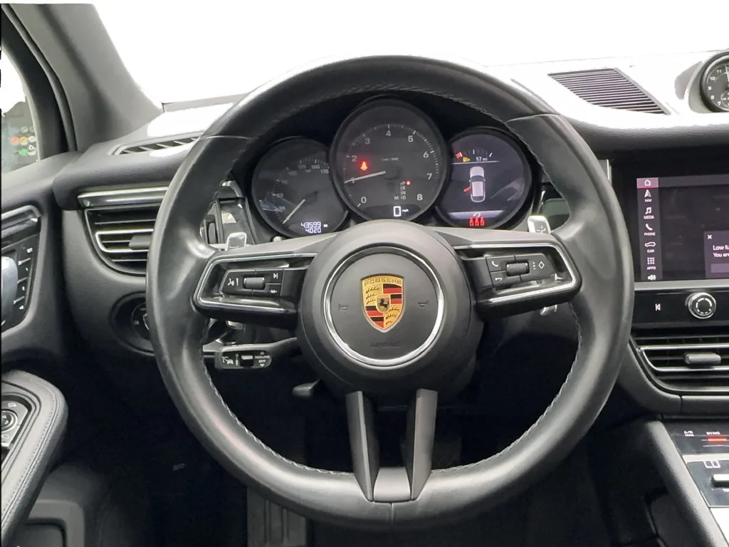 Porsche Macan photo 40