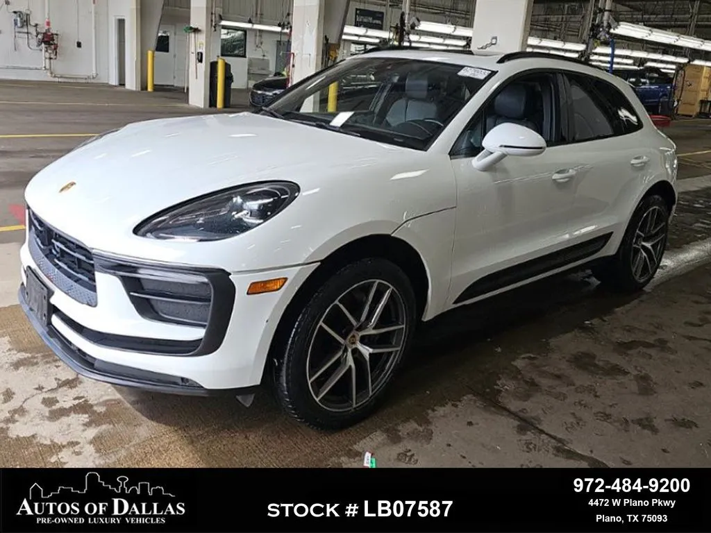 2023 Porsche Macan -'s photo