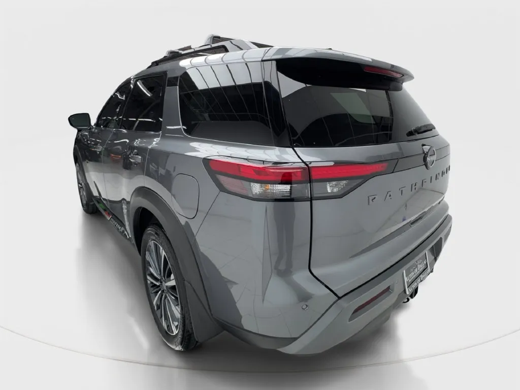 Nissan Pathfinder photo 11