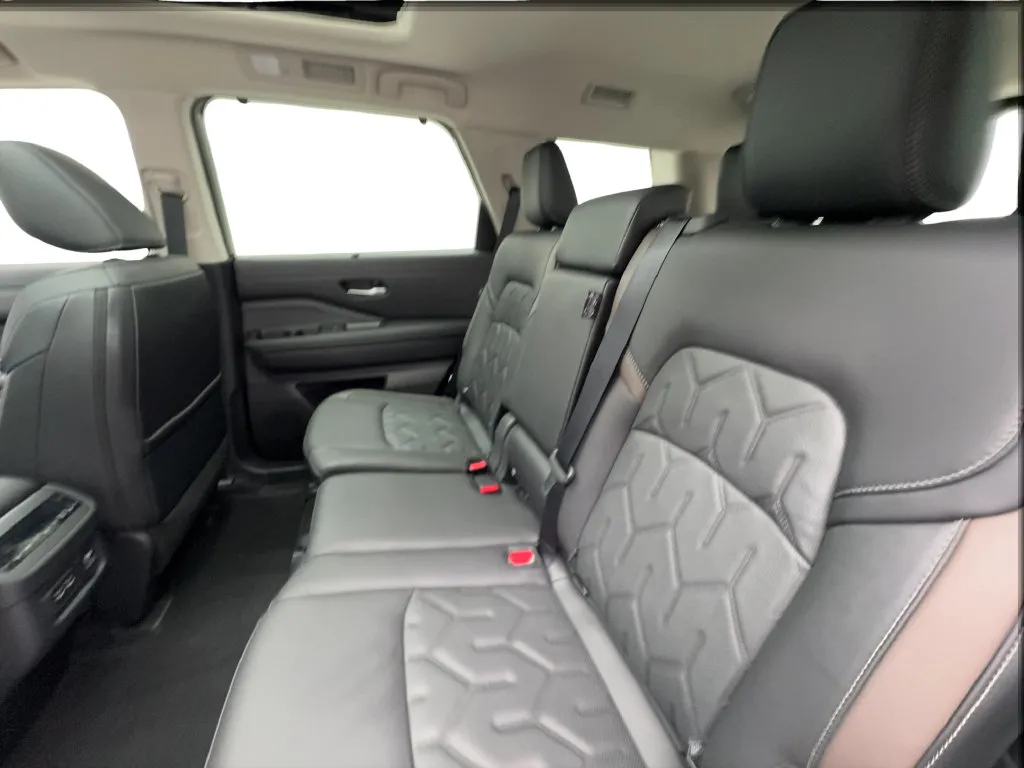 Nissan Pathfinder photo 28