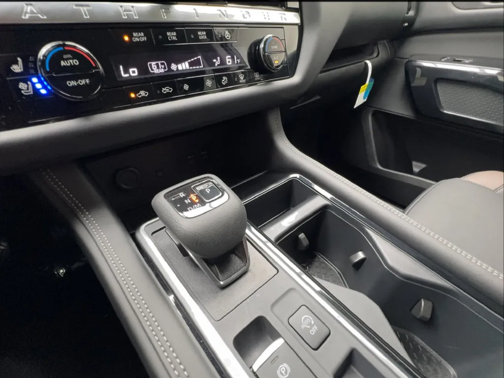 Nissan Pathfinder photo 51