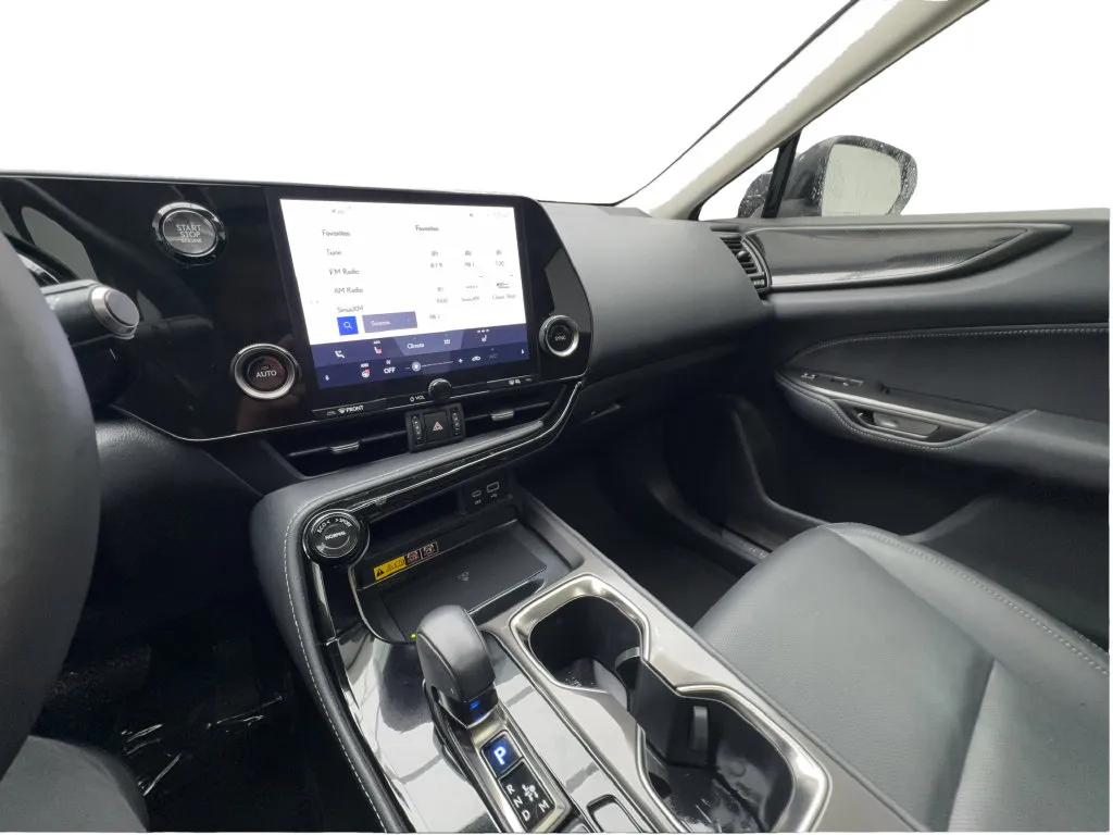 Lexus NX photo 40