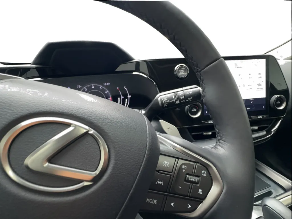 Lexus NX photo 37