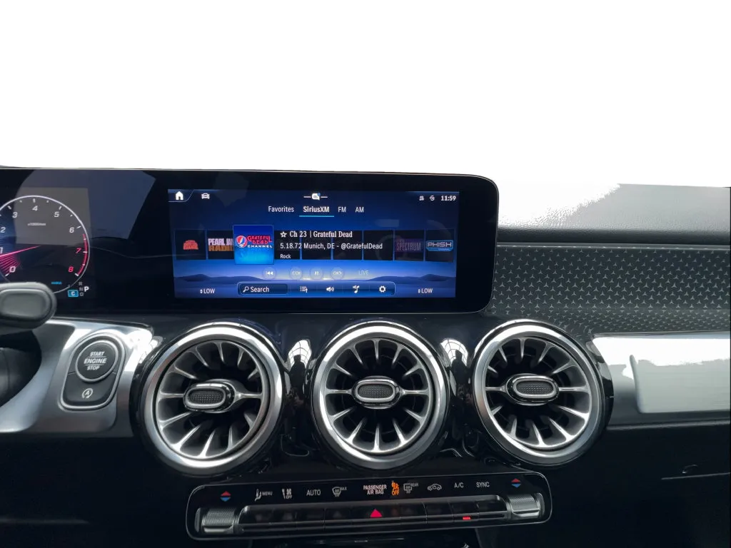 Mercedes-Benz GLB photo 46