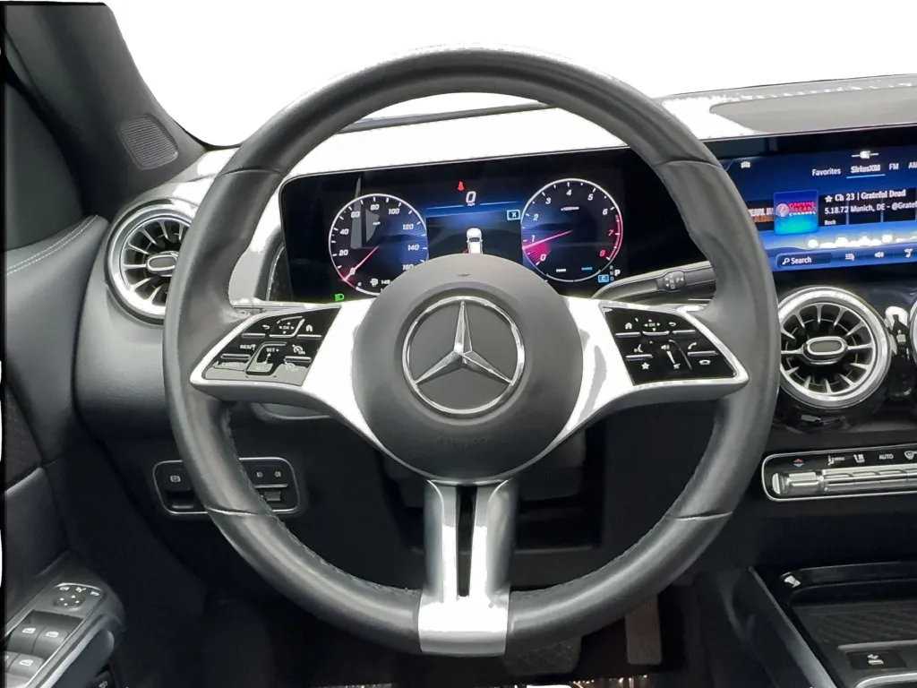 Mercedes-Benz GLB photo 36