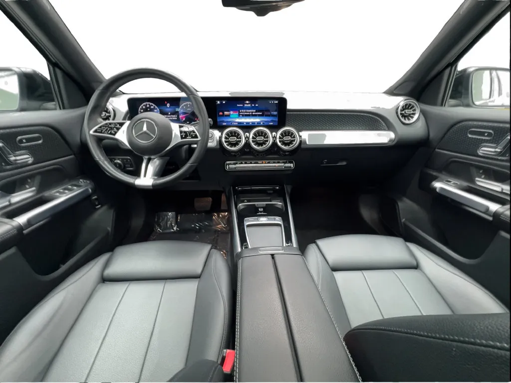Mercedes-Benz GLB photo 37