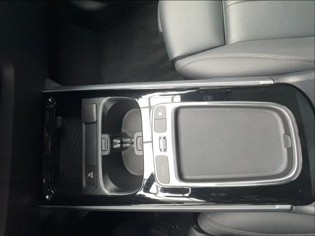 Mercedes-Benz GLB photo 43