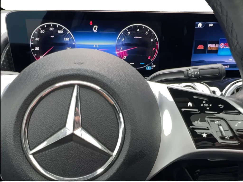 Mercedes-Benz GLB photo 40