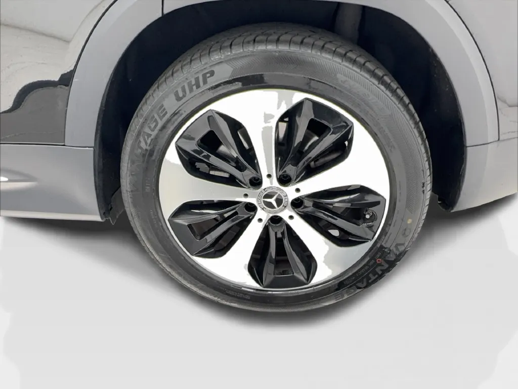 Mercedes-Benz GLB photo 14