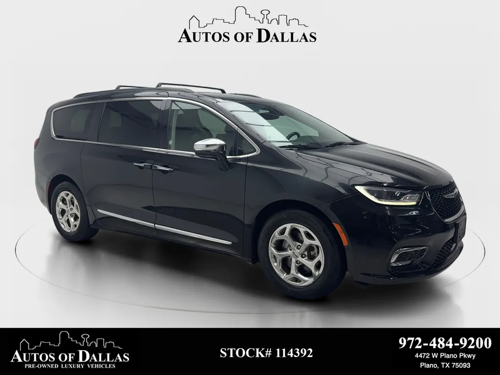 2022 Chrysler Pacifica Limited's photo
