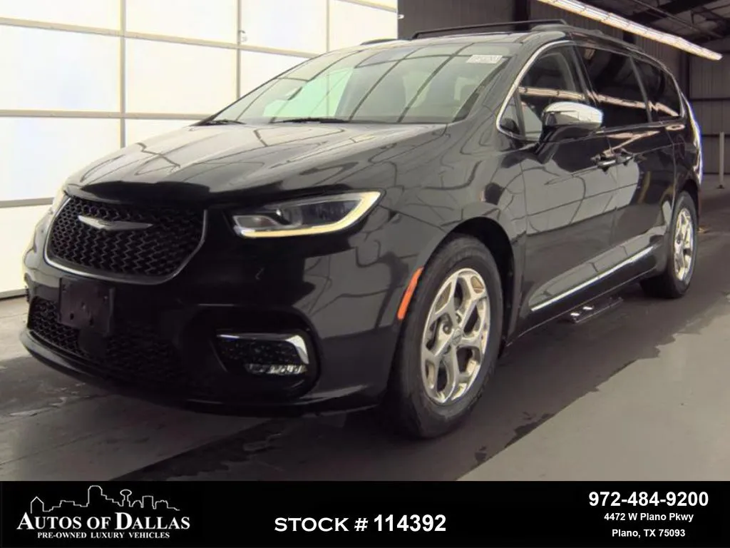 2022 Chrysler Pacifica Limited's photo