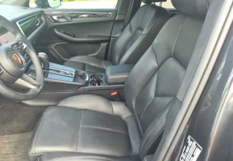 More photos of 2024 Porsche Macan at Autos of Dallas - Plano, TX