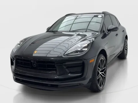 More photos of 2024 Porsche Macan at Autos of Dallas - Plano, TX