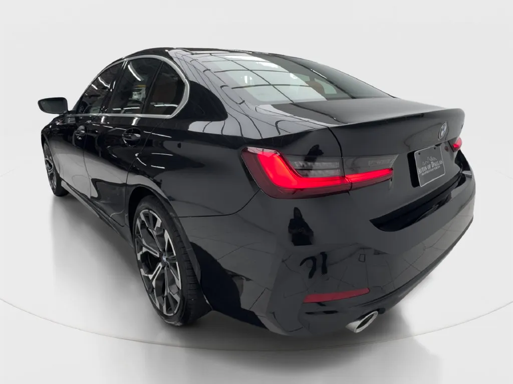 BMW 3 Series photo 11