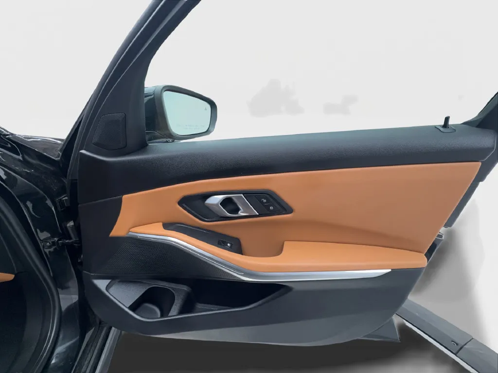 BMW 3 Series photo 36