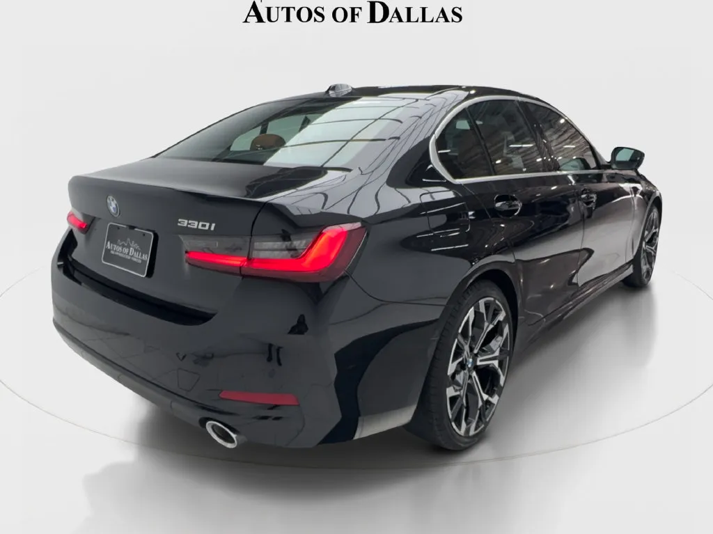 BMW 3 Series photo 8