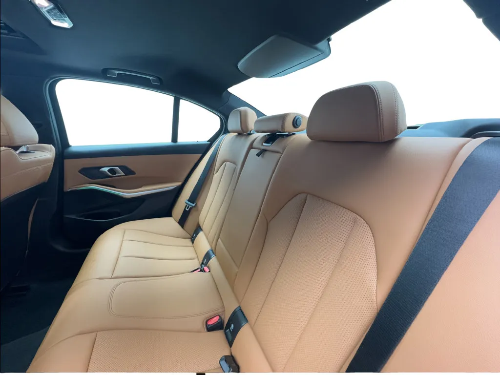 BMW 3 Series photo 27