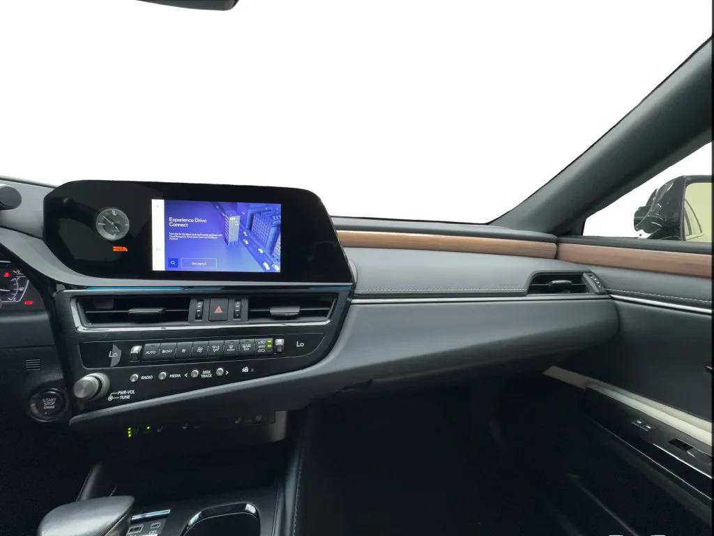 Lexus ES photo 46