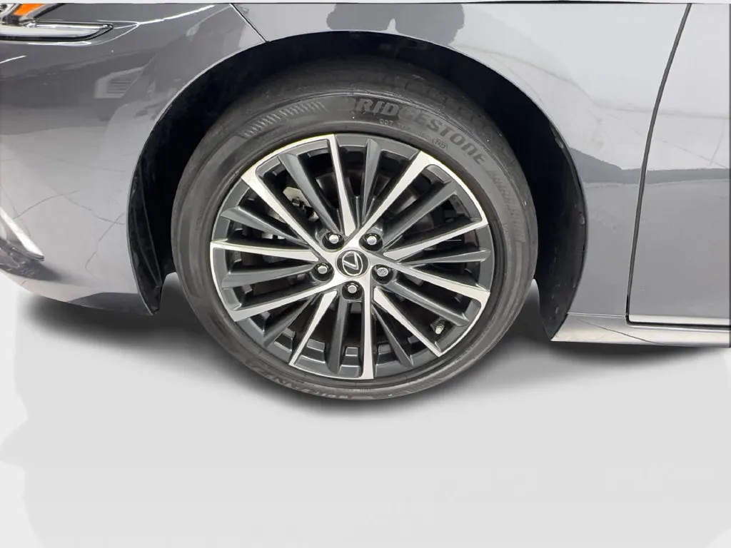 Lexus ES photo 15