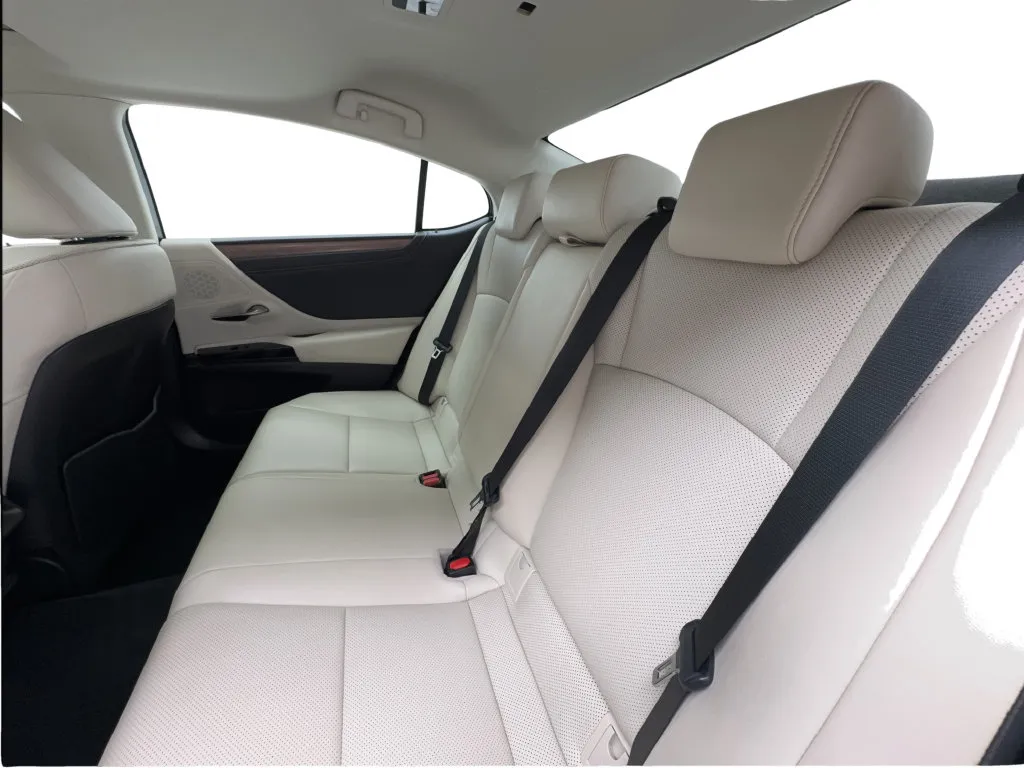 Lexus ES photo 27