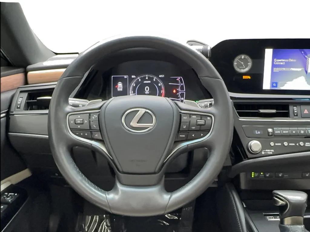 Lexus ES photo 39