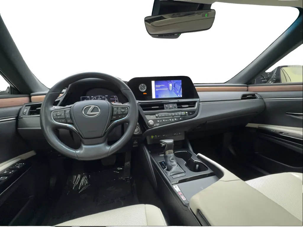 Lexus ES photo 36