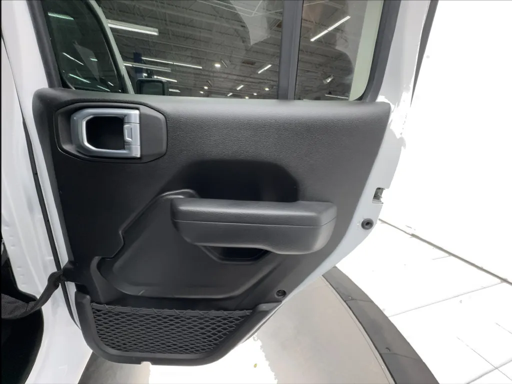 Jeep Wrangler photo 27
