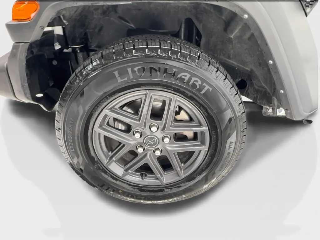 Jeep Wrangler photo 14