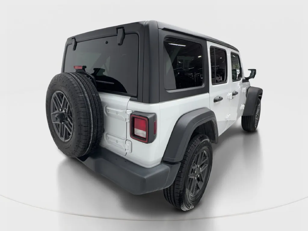 Jeep Wrangler photo 8