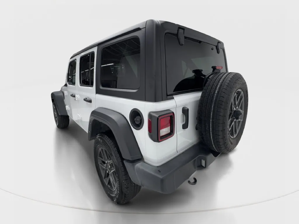Jeep Wrangler photo 11