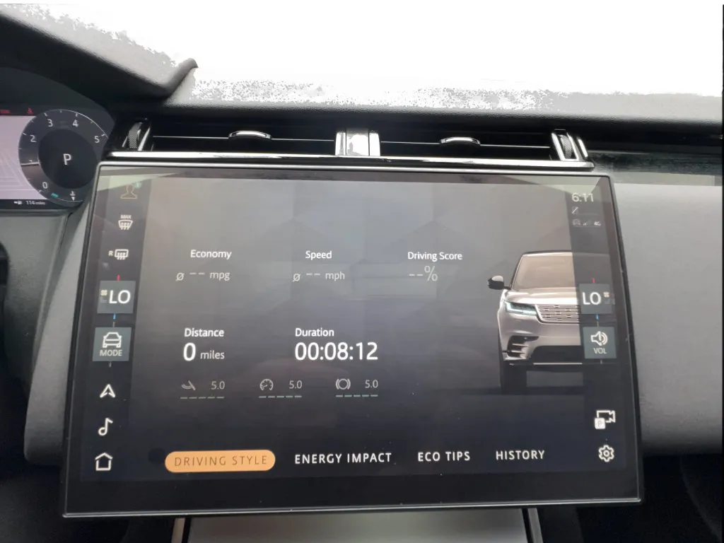Land Rover Range Rover Velar photo 52