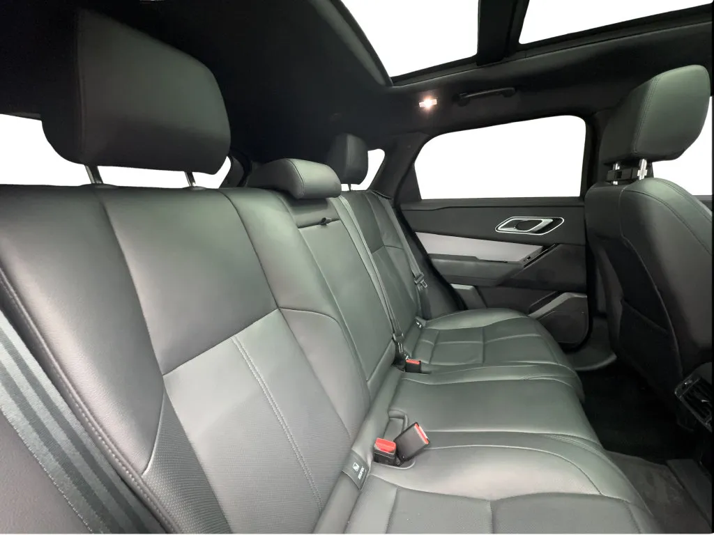 Land Rover Range Rover Velar photo 29