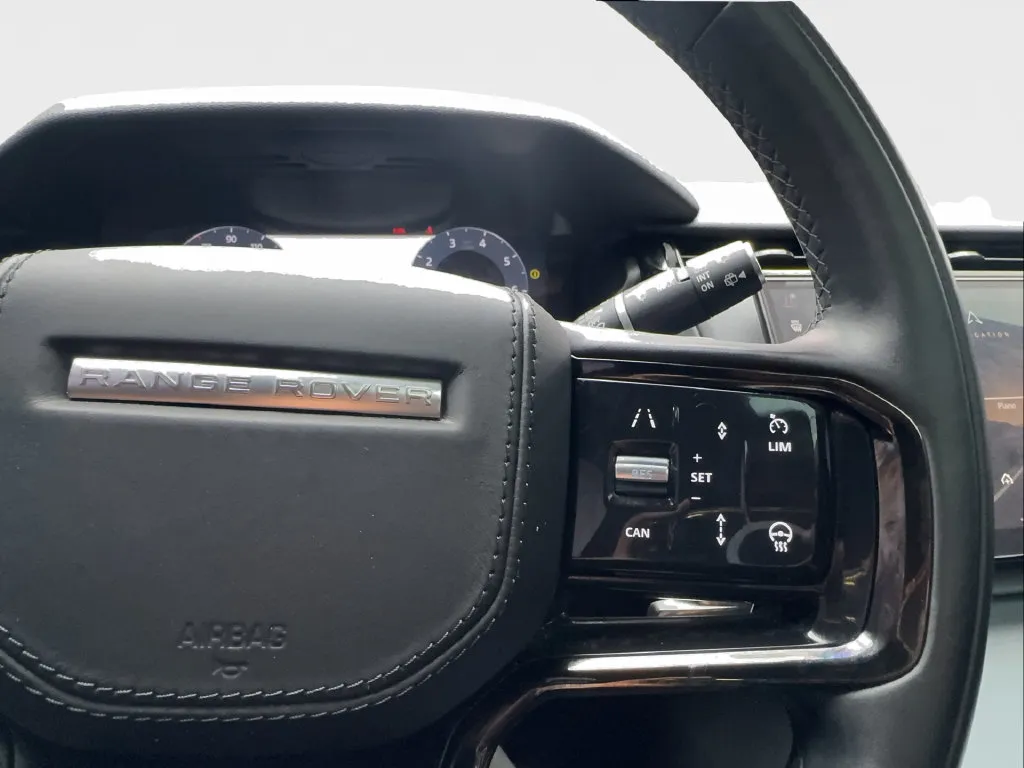 Land Rover Range Rover Velar photo 43