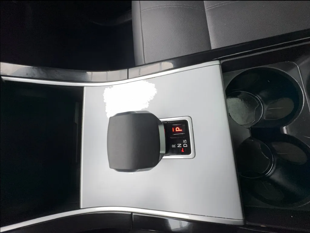 Land Rover Range Rover Velar photo 49