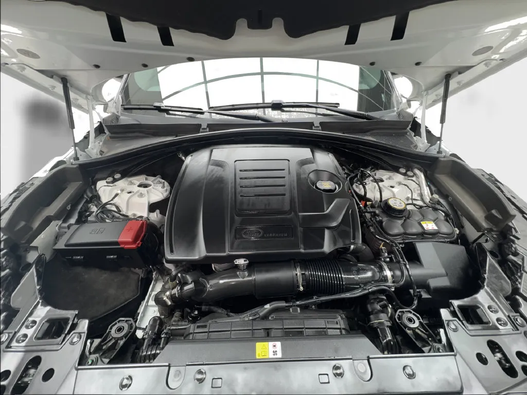 Land Rover Range Rover Velar photo 20
