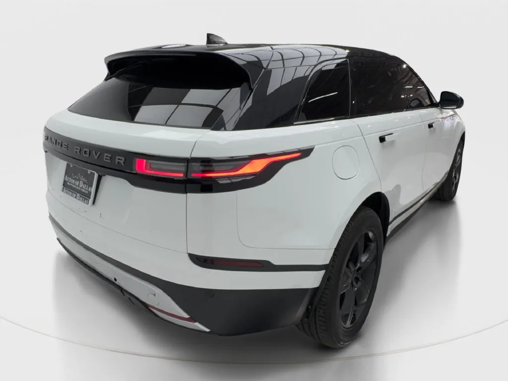 Land Rover Range Rover Velar photo 11