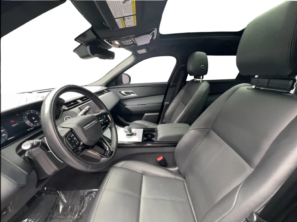 Land Rover Range Rover Velar photo 22