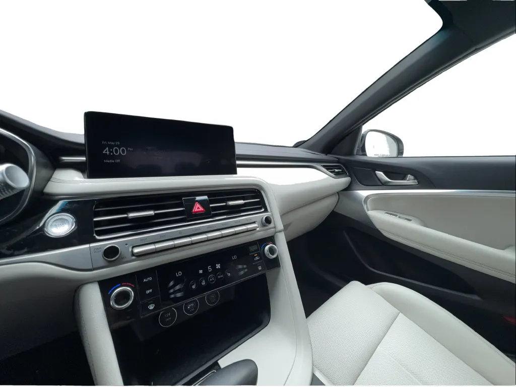 Genesis G70 photo 45